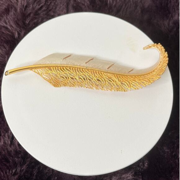 Vintage two tone curled feather brooch - Picture 4 of 4